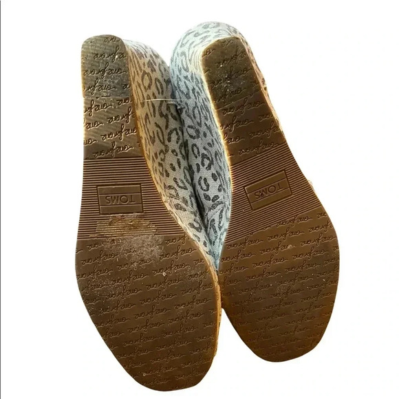 TOMS Snow Leopard Print Peep-Toe Wedge - Picture 4 of 6